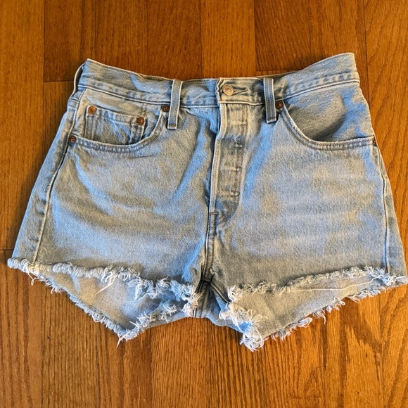 Levi's Light Blue Jean Shorts Womens Size W28 - Picture 1 of 6
